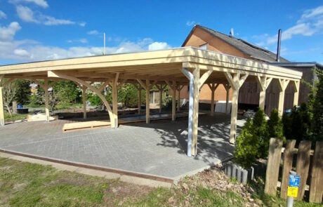 Reihencarport aus Holz in Hamburg