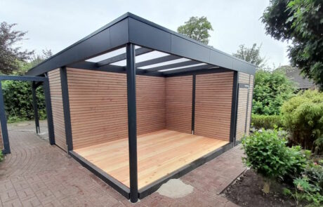 Terrassenpavillion aus Holz in Hamburg